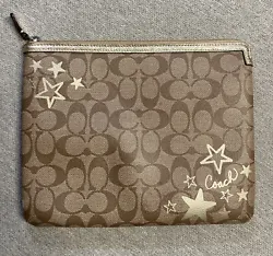 Coach C pattern Stats iPad Tablet Case Cover Sleeve Khaki with Logo. Very good condition