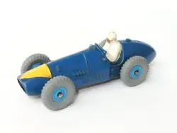 Ancien Dinky Toys made in England dans les années 60 ref 234 Ferrari de course. A titre dindice de rareté, en 24 ans...