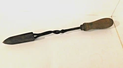 Up for sale is a VINTAGE SOLDERING IRON WITH BRASS TIP & and an ORNATE TWISTED SHAFT. It is 14 1/2 