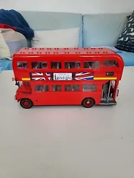 Lego Creator Bus Anglais. 10258. Bus déjà monté. Je nai plus la boîte dorigine. Bus en très bon état.  Envoi en...