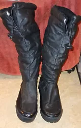 Womens Totes Knee High Black Boot Sz.7M.  pre -owned. Little wear on them. Pull -on , zipper ankle area. Zipper.,work...