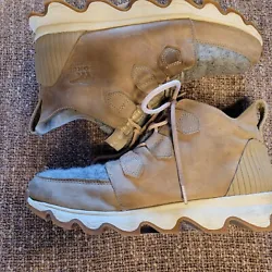 Sorel Womens Boots Size 9.5. Lace up. Wool front.  The  lip on the Heel of the right  shoe was just separated a...