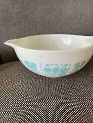 Vintage Pyrex Amish Butterprint Cinderella Mixing Bowls Blue/White Set of 4. The bowls are in very good condition. I...