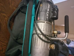 YELLOW JACKET 93600 BULLET 1/2 HP 2 STAGE VACUUM PUMP, 7 CFM, 115V ( (PBR077524).