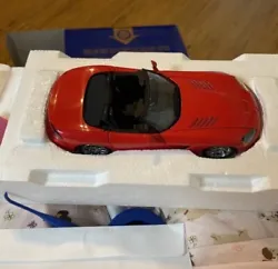 This 1:24 scale 2003 Dodge Viper in red is a club exclusive model from Franklin Mint. The model is perfect for...