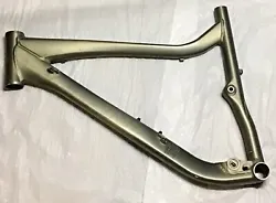 2008 Giant Reign 0 Front Triangle Frame. Olive Size Medium. Front triangle only. Bearings are still pressed in frame...
