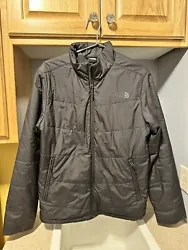 mens north face jacket medium gray. Condition is Pre-owned. Shipped with USPS Priority Mail.