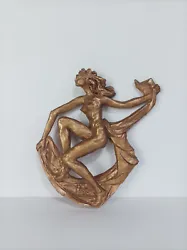 Pascal BOUREILLE (1909-1999). Sculpture murale Art Déco en terre cuite teintée cuivré. Nu féminin. La Pieta en...