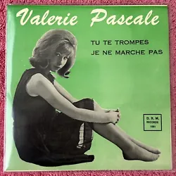 Vinyle 45 tours Valerie Pascale artiste belge de 1966Édition originale En excellent état Couverture NM Vinyle...