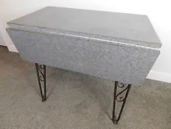 Mid Century 1941 Retro Kitchen Table Modernism Formica Top Hairpin Original Legs HOT! An authentic antique! Easy open...