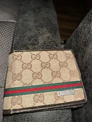 Mens Leather Gucci Wallet.