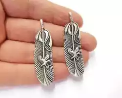 Dangle Feather Charms Antique Silver Plated Pendants Diy jewelry Accessories. Color: Antique Silver.
