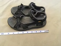 Keen Sandals Possibly 2 Or 3 Black Strappy Athletic Beach Hiking Shoes. Condition is 