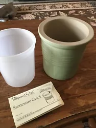 Pampered Chef New Traditions Collection Stoneware Crock #1314 Light Green Unused.