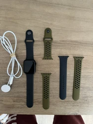 Bonjour à tous,Je vends cet Apple Watch serie 7 45mm en aluminium & ceramic modèle GPS comme neuve (couleur...