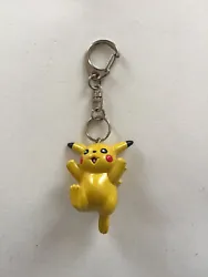 Porte clefs Pikachu hauteur totale 9 cmHauteur personnage 4,5 cmQuelques marques