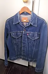 Has Levi Strauss & Co.; S.F.Cal on front of buttons and the #1 on the back of the buttons. (the number 1 on the back of...