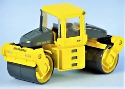 BYMO 42401 Bomag BW184 Double Drum Roller 1/50. Excellent 027, O, or Super O accessory for diorama or collector, mint...
