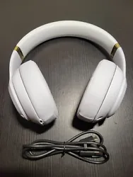 The headphones are AUTHENTIC Beats by Dr. Dre. The sound quality is rich and deep. Both hinges extend, retract, fold,...