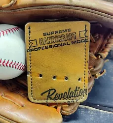 Perfect for the baseball fan that is not interested in carrying a full sized wallet!