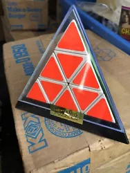 Vtg 1981 Pyraminx Pyramid Triangle Puzzle Rubiks Cube type brain game toy. Cool style similar to tomy version