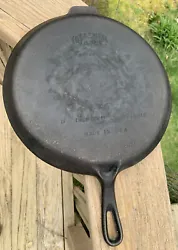 WagnerWare Caste iron Skillet Griddle 11”. Vintage skillet in good condition. Please see photos for details of design...