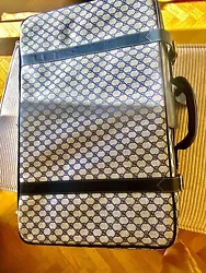 Valise Gucci Vintage Monogramme En Cuir. Très bon état Dimensions 62*52*20