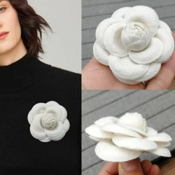 Brooches Scarves Buckle Pin. Material: Faux wool fabric/Leather PU.