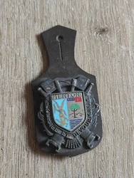 Rare insigne pucelle  Vendu comme sur les photos de lannonce en ligne sur notre boutique retroandco eBay Se référer...