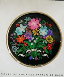 Idéal collection,   Flacon numéroté CARON Fleurs de rocaille  , dans sa boîte dorigine.  Avec sa dentelle en papier...