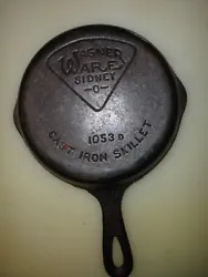 WAGNER WARE #3 CAST IRON SKILLET MADE FROM 1915 TO 1920 WITH THE PIE LOGO. NEEDS CLEANING. SITS FLAT. BUYER TO PAY...