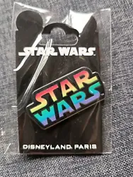 Pin Broche Star Wars rainbow Disneyland Paris Disney. État : nouveau sous blister. Expédition rapide le jour même si...