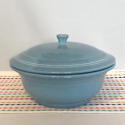 This is a retired style covered casserole. Original style with lip in bowl. Previously owned. Fiesta is a product you...