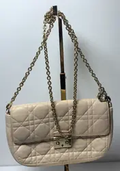 Preowned Crossbody Dior bag Gently used with minor interior marks. No odor.Exterior shows regular signs of wear....