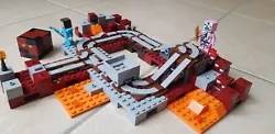 Lego 21130 Les rails du Nether. Complet sans la boite et sans la notice