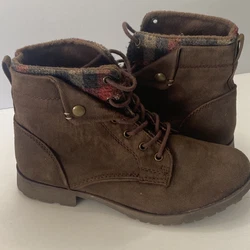 Rock & Candy boots faux fur size 7.5 browm plaid seam. P3Gently used