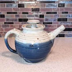 Teapot w Lid Pottery Stoneware Tea Pot Blue Speckled.  Really nice and neat teapot.  In excellent pre owned...