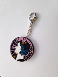 SUPERBE PORTE-CLÉS : Votez Coco ! ÉTAT : parfait état, aucun défaut. Longueur : 9,5 cm. Largeur : 0,4 cm.