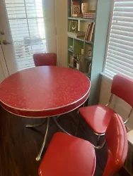 1950s formica table and chairs- MOVING 8/31. Condition is Used. Local pickup only.