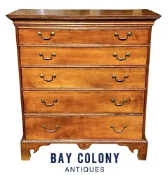 18TH CENTURY ANTIQUE CONNECTICUT CHIPPENDALE CHERRY 5 DRAWER DRESSER / CHEST OF DRAWERS WITH CARVED FAN. This fine...