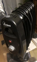 Radiateur Électrique À L’huile. Très peu utilisé. Faible consommation. 600watts. Alimentation câble électrique,...