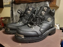 Harley boots women 6.5. In great shape. Not sure if they were ever worn. Mistakenly thought they were kids and bought...
