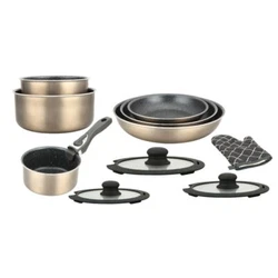 Il est composé de 3 casseroles, 3 poêles de tailles différentes avec poignée amovible, de 3 couvercles et dun gant...