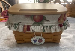 Longaberger Recipe Basket Combo. Gently used large recipe basket with liner, protector, lid, and tie on. Non smoking...