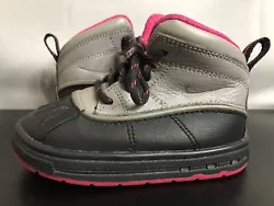 Shoe Size: 6c. Overall great condition for these used pair of shoes! Original insoles are included with these shoes! -...