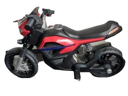 Moto Électrique Pour Enfants. Pratiquement neuf très peu servi bien entretenu idéal pour enfant