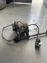 Wascomat #438970141 Washer MOTOR,SU620/W620 complete assembly w/harnes easy swap. Condition is 
