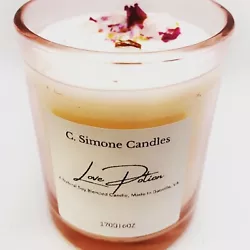 Elegantly combined jasmine and dark fruit tones, rounded out by a romantic amber and tonka scent. Subtly citrus and...