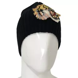 Features Season Fall - Winter, Navy braided hat from Gucci. Made of wool. Embroidered colourful signature tiger head....