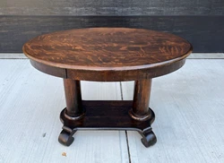 A lovely antique table dating to the late 19th/early 20th century. Single front drawer. In excellent antique condition....